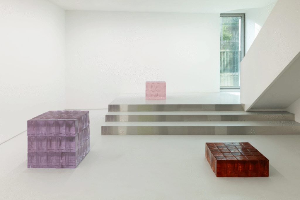 Exhibition view: Ann Veronica Janssens, September in Seoul, Esther Schipper, Seoul, 2025. Photo © Andrea Rossetti. © the artist / VG Bild-Kunst, Bonn 2025